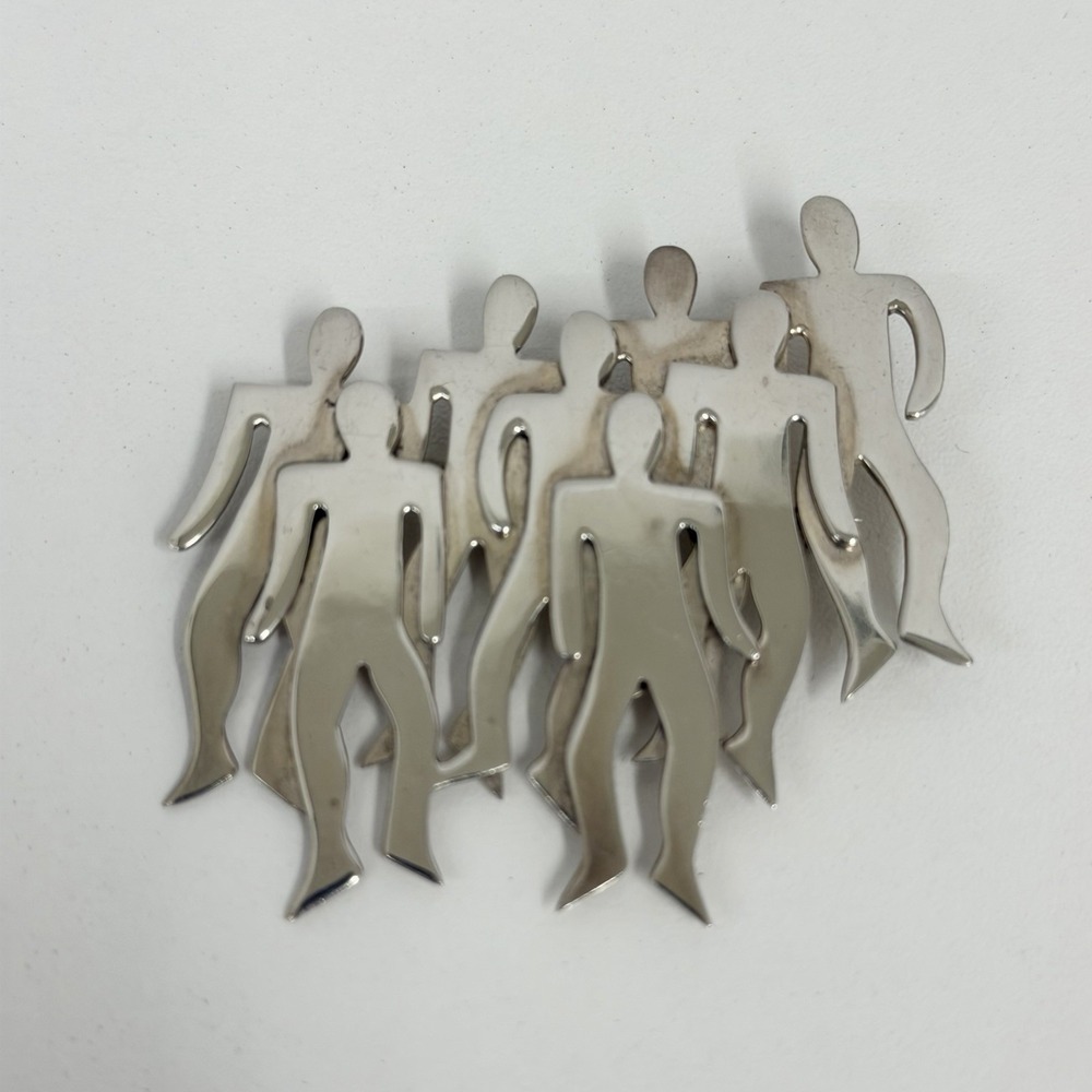 Vintage Sterling Mexican Pin of Many People or a Group of 8 Men 25 Grams